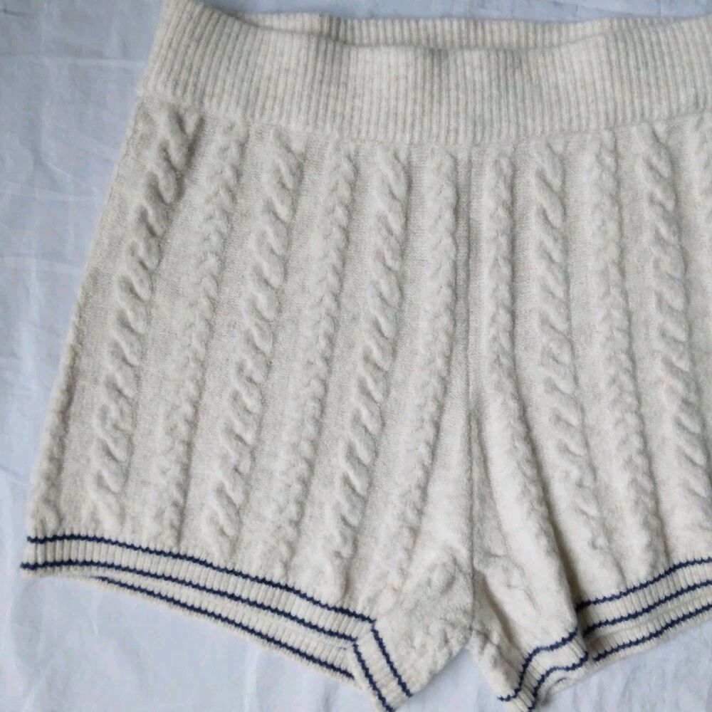 Victoria's Secret Pink Cable Knit Shorts Ivory Navy Preppy Womens Medium - Picture 3 of 9